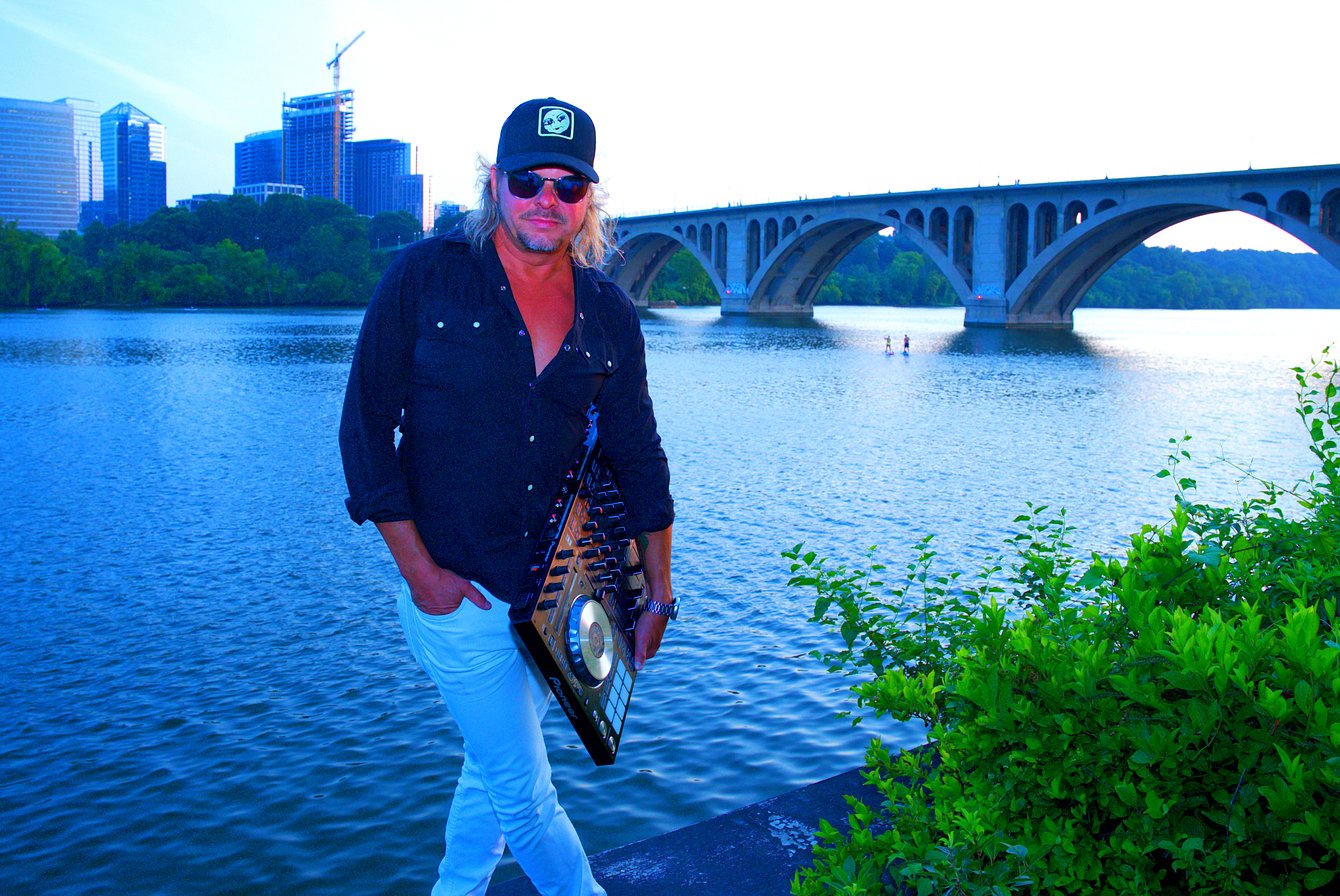 DSC07683 1ST RIVER 1